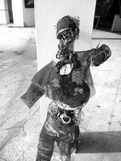 azamansongi.com_oeuvre_2007__24nov;atelier kauka;expo carter2 267
